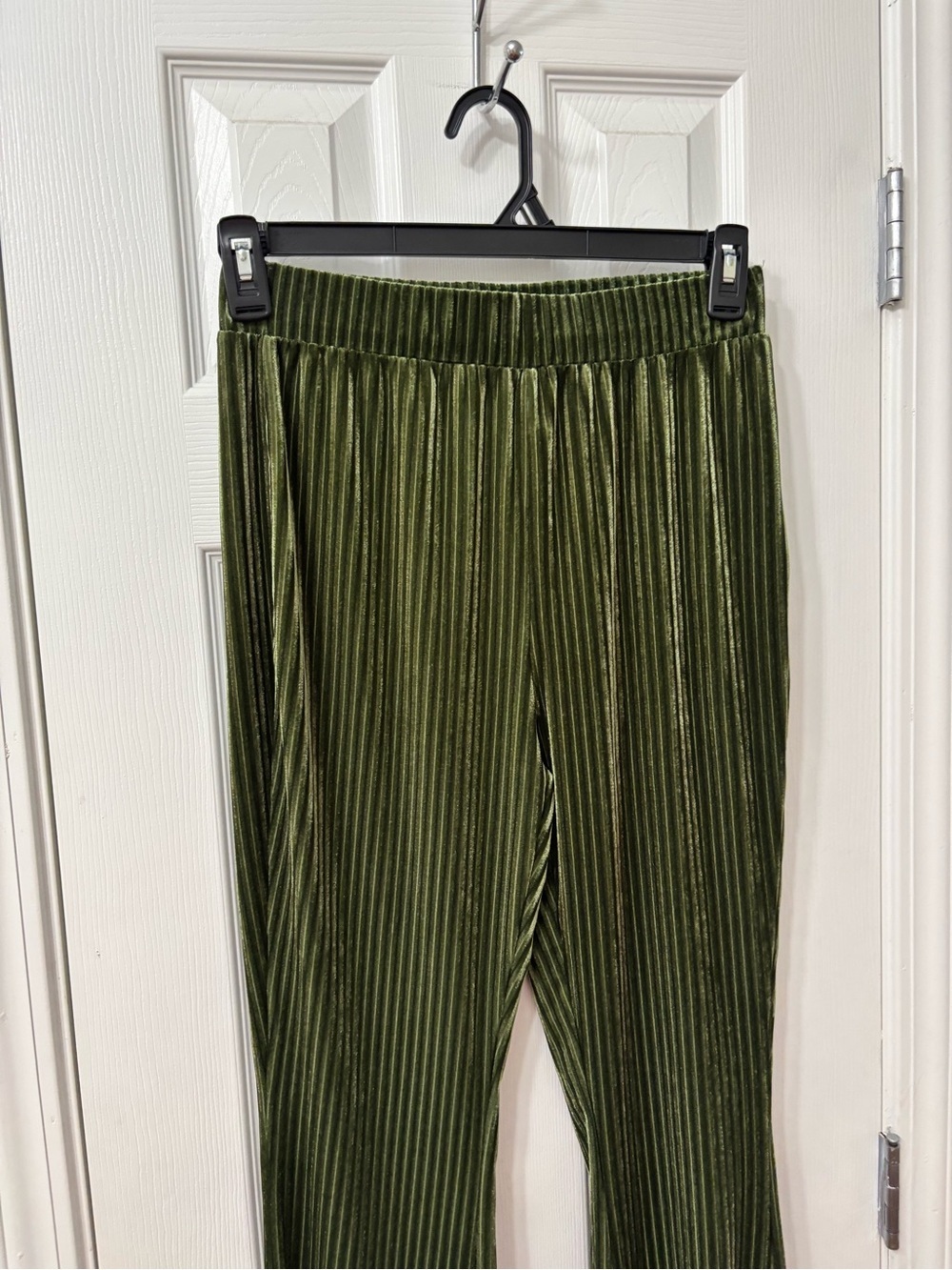 SHEIN Olive Green Pull On Velvet Ribbed Flare Pants Size Large High Rise Stretch - Picture 3 of 8